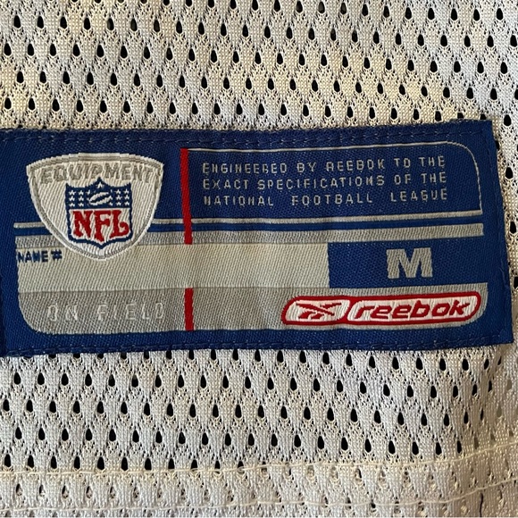 Tony Romo on field Equipment Reebok mesh shirt - Picture 9 of 11